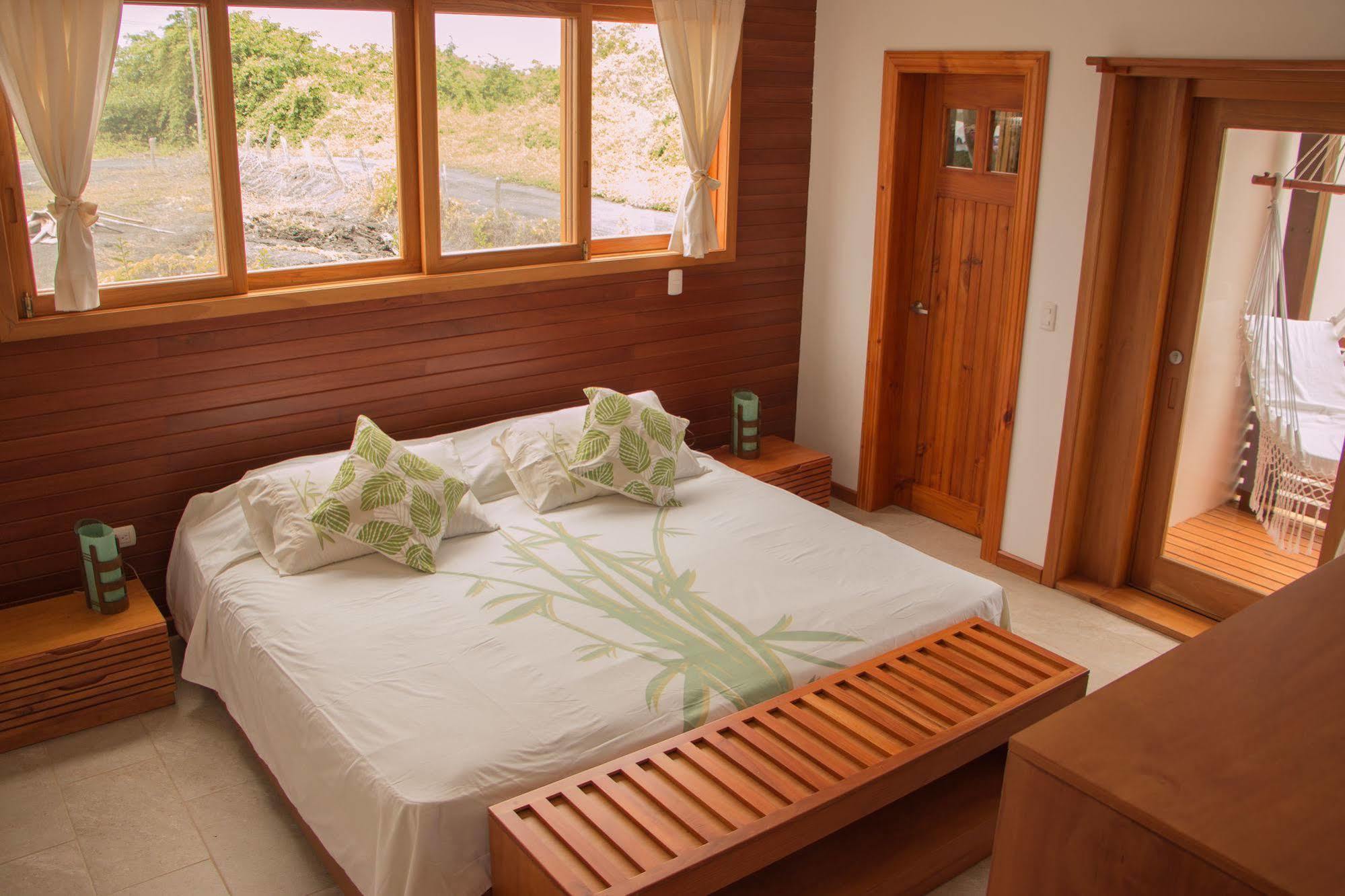 Chez Manany Galapagos Ecolodge Пуерто-Вільяміль Екстер'єр фото