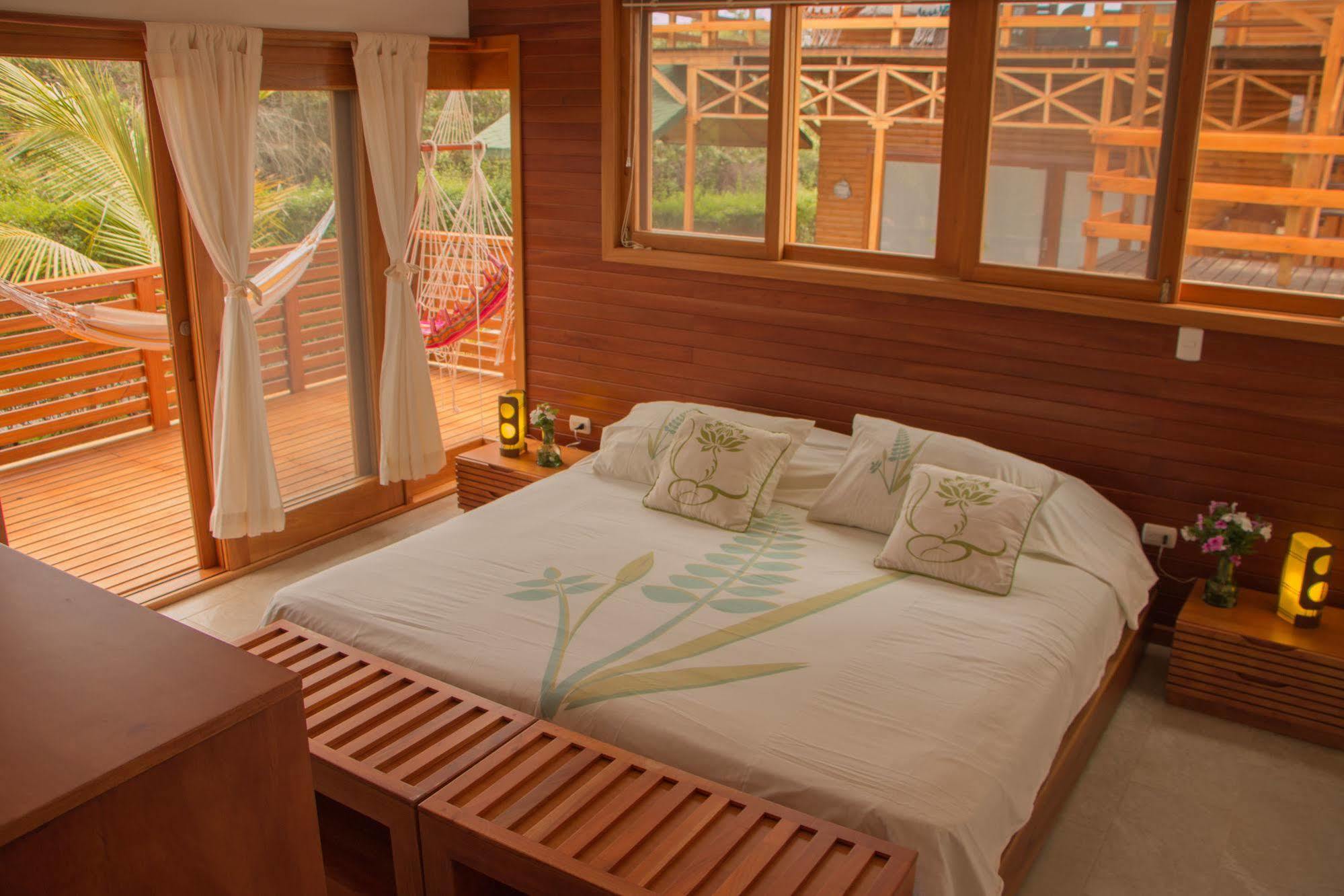 Chez Manany Galapagos Ecolodge Пуерто-Вільяміль Екстер'єр фото